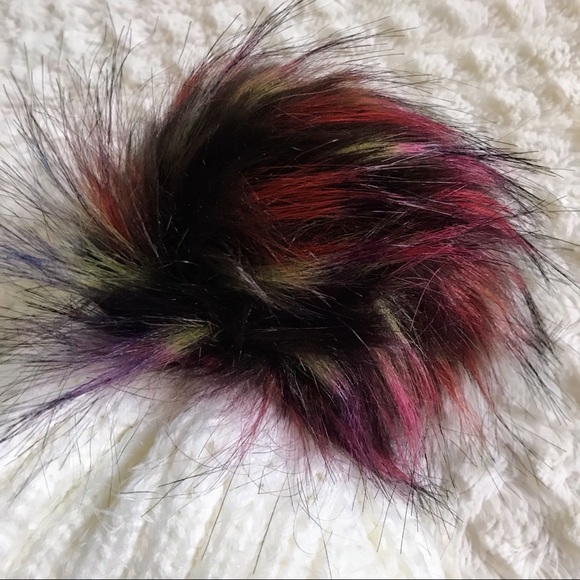 Boutique Accessories - Pom Pom winter hat